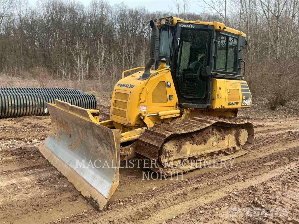 Komatsu D39EX-24 Buldožeri gusjeničari