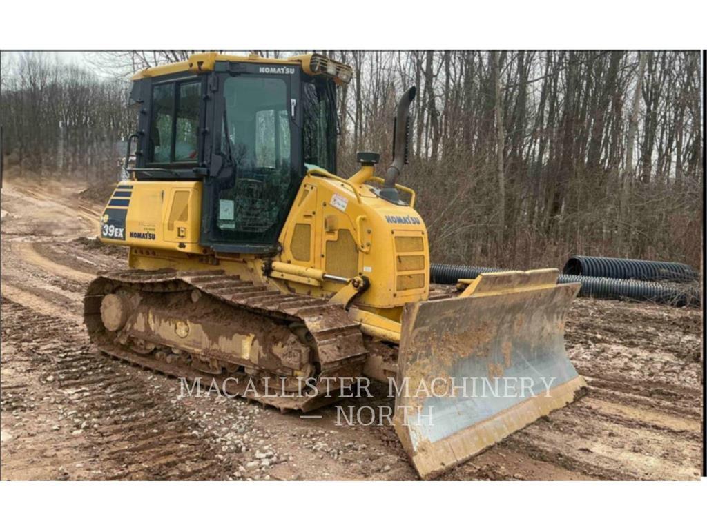 Komatsu D39EX-24 Buldožeri gusjeničari