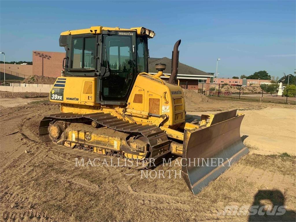 Komatsu D39PX-23 Buldožeri gusjeničari