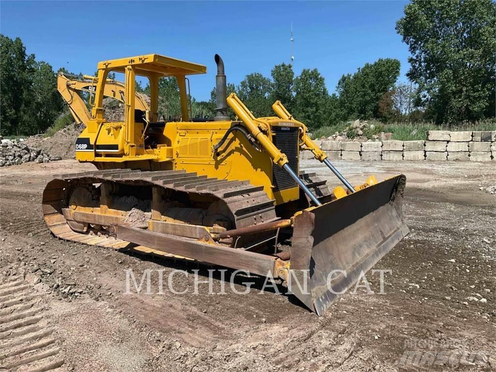 Komatsu D68 Buldožeri gusjeničari