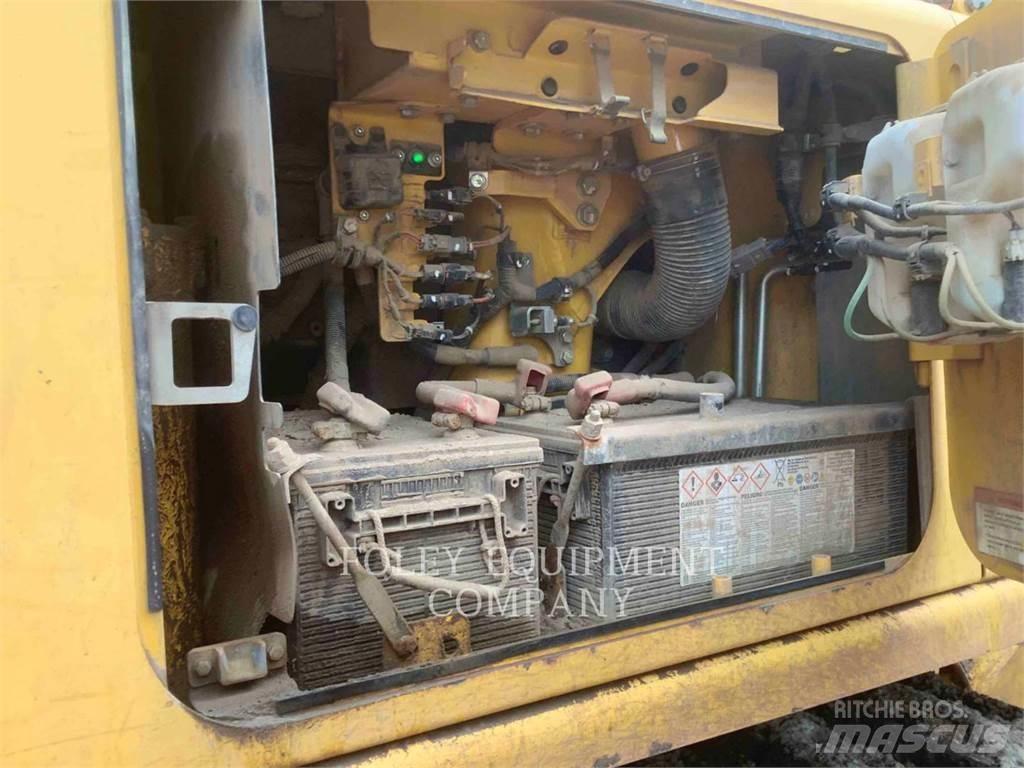 Komatsu D85EXI Buldožeri gusjeničari