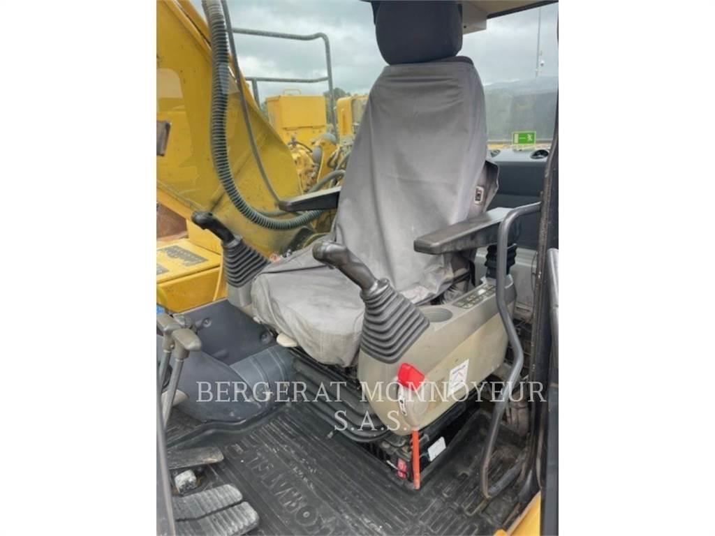 Komatsu HB215 Bageri gusjeničari