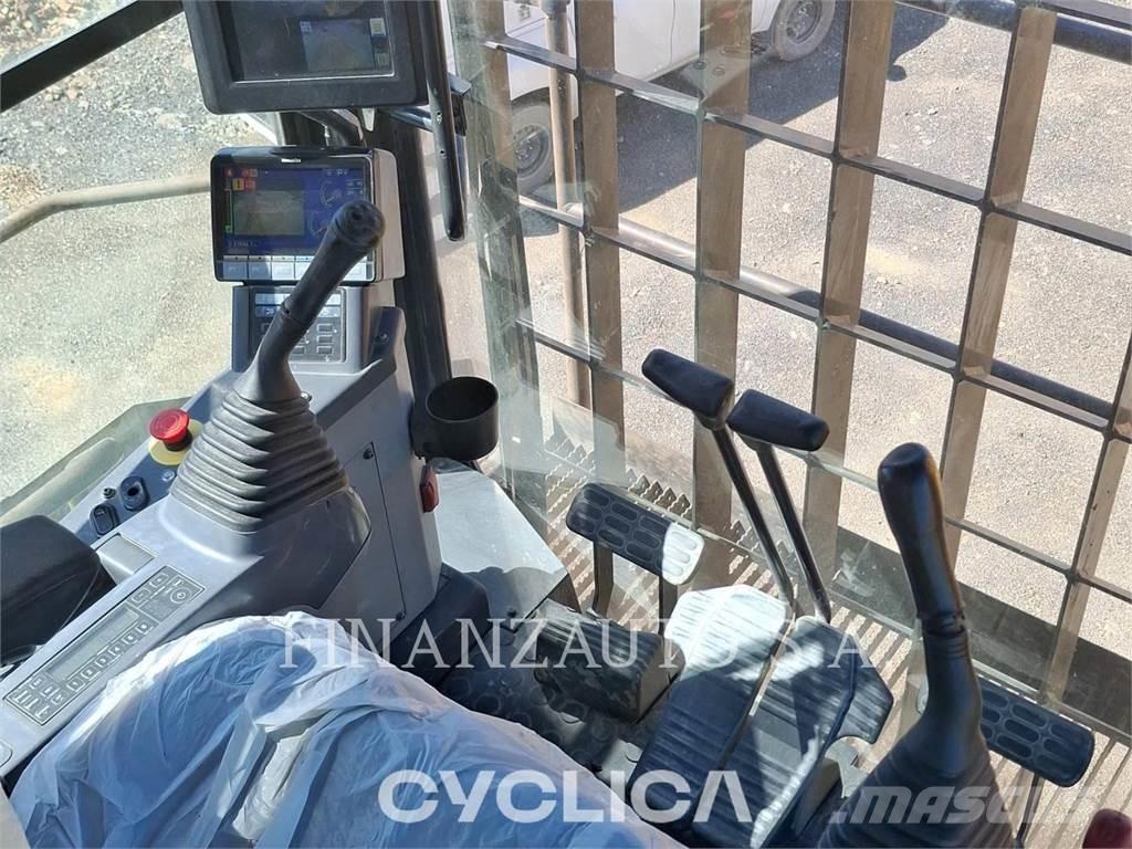 Komatsu PC2000-11 Bageri gusjeničari