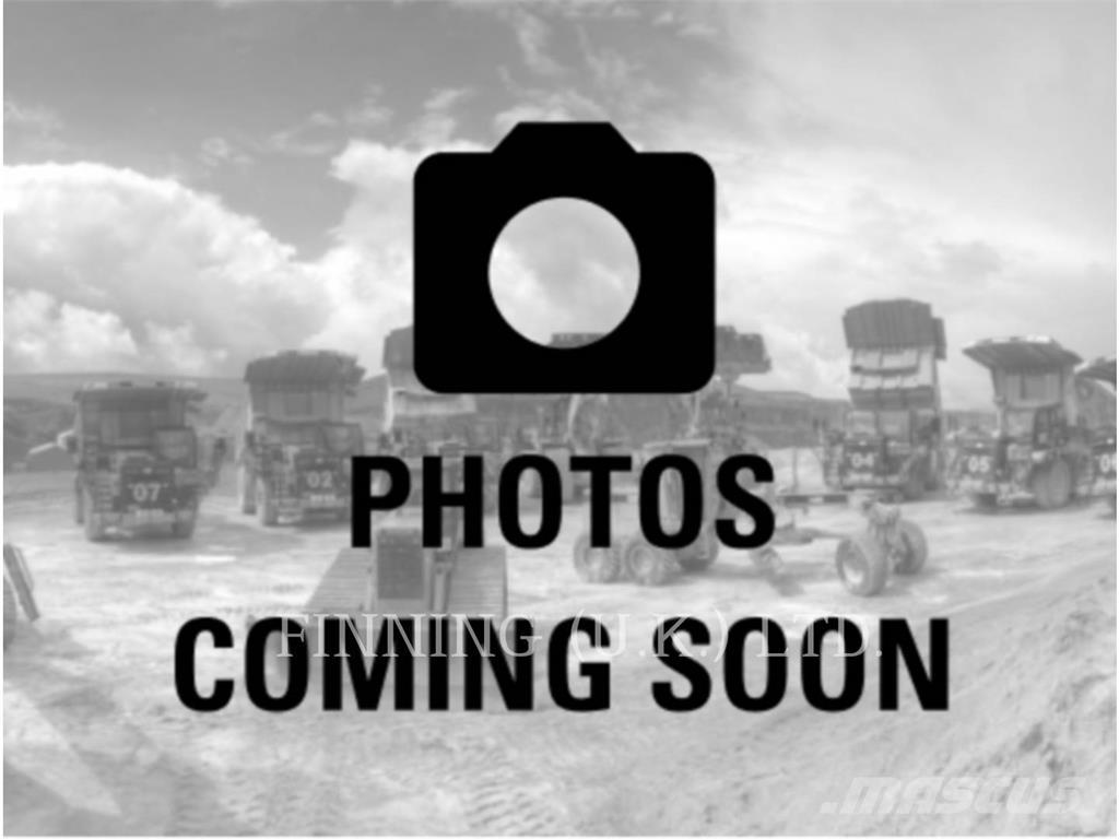 Komatsu PC210-11E0 Bageri gusjeničari