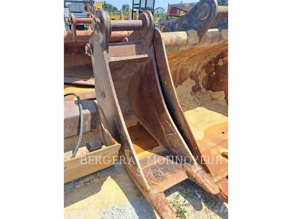 Komatsu PC210LC Bageri gusjeničari