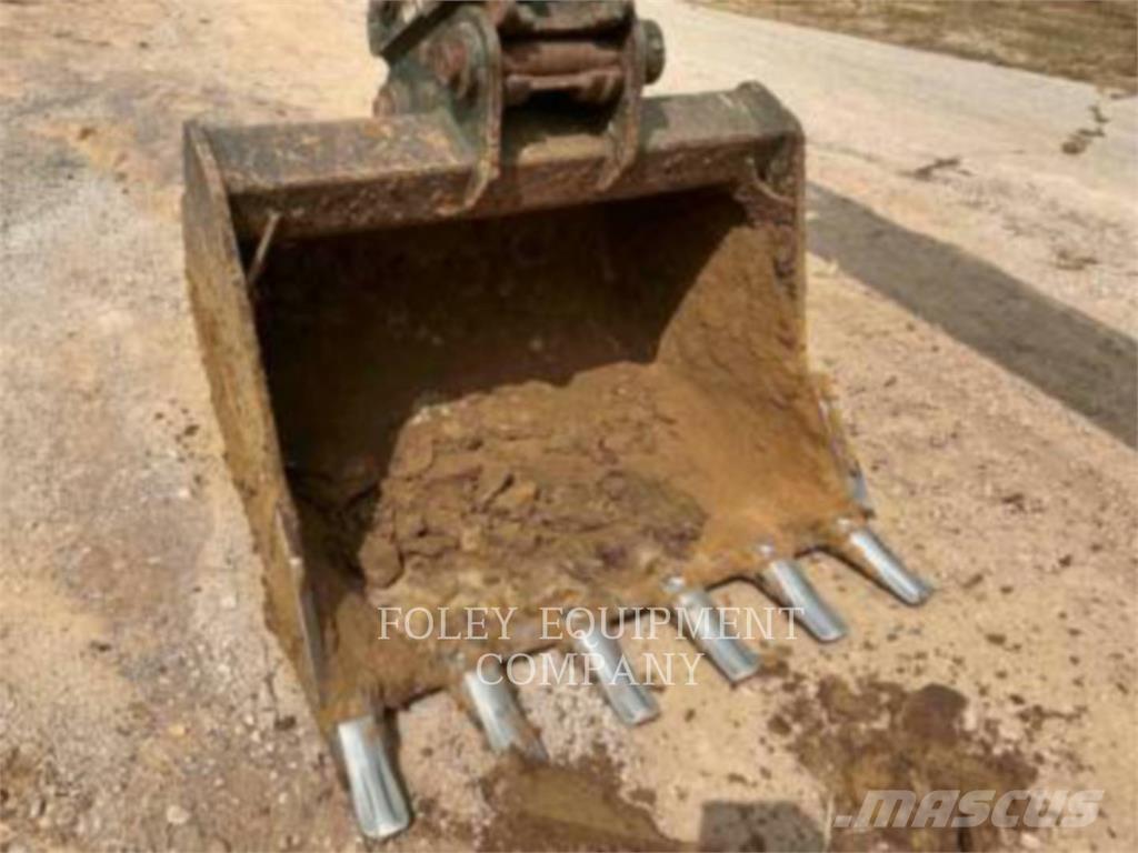 Komatsu PC210LCI11 Bageri gusjeničari