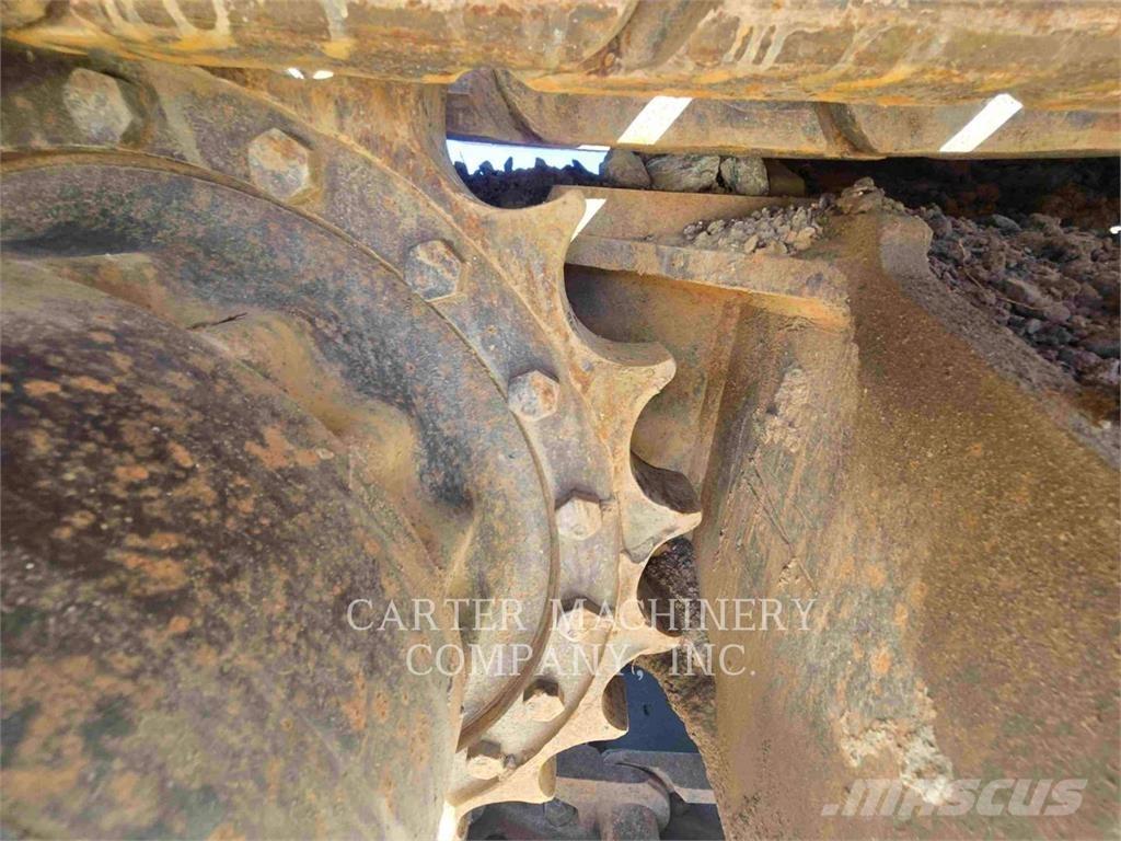 Komatsu PC220LC Bageri gusjeničari