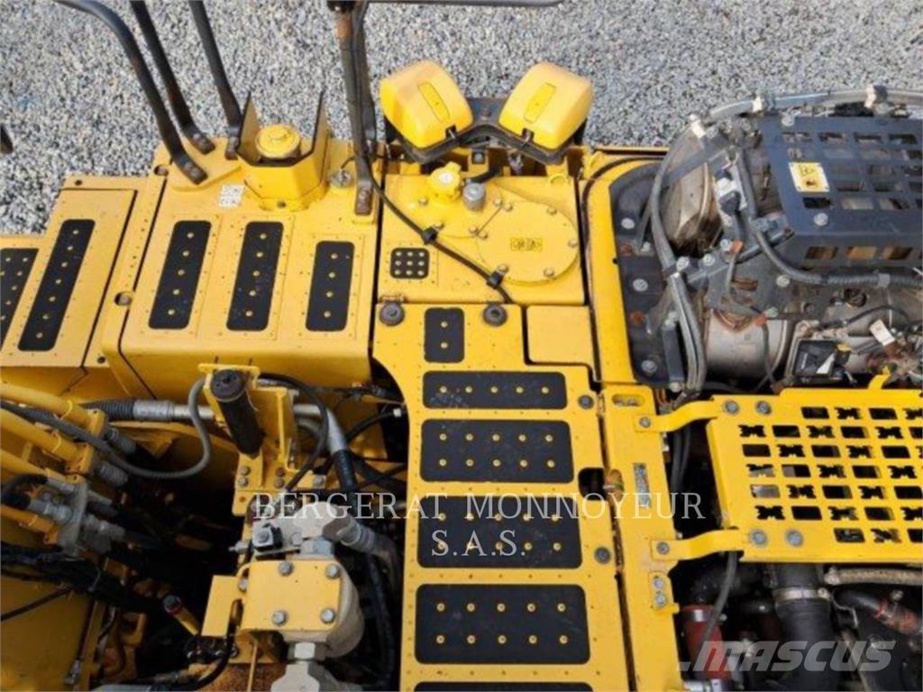 Komatsu PC240LC7 Bageri gusjeničari