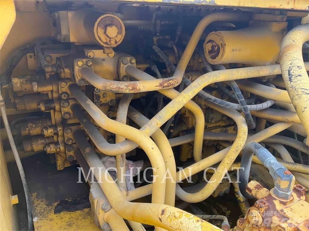 Komatsu PC750LC-6K Bageri gusjeničari