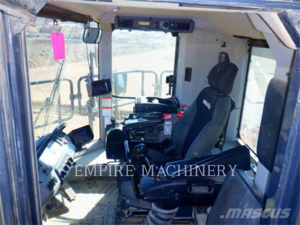 Komatsu WA900-8 Utovarivači na kotačima