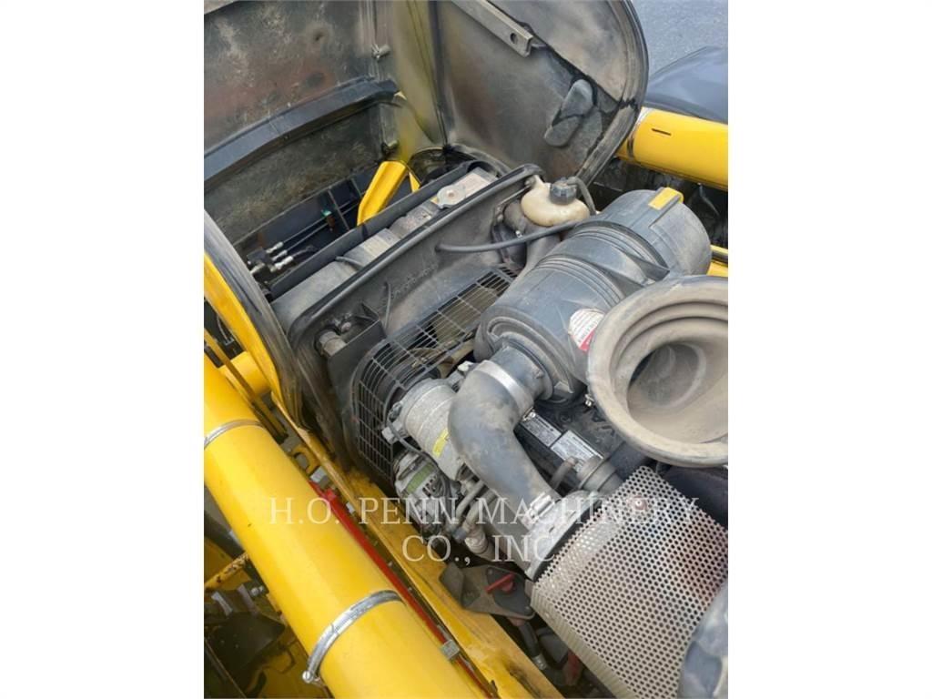 Komatsu WB150 Utovarni rovokopači
