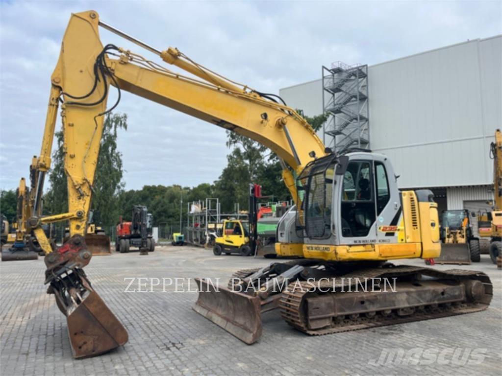 New Holland E235 Bageri gusjeničari