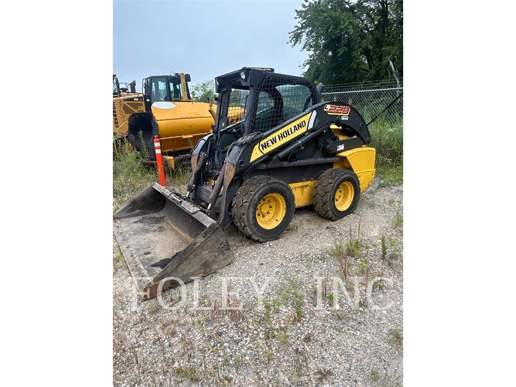 New Holland L228 Skid steer mini utovarivači