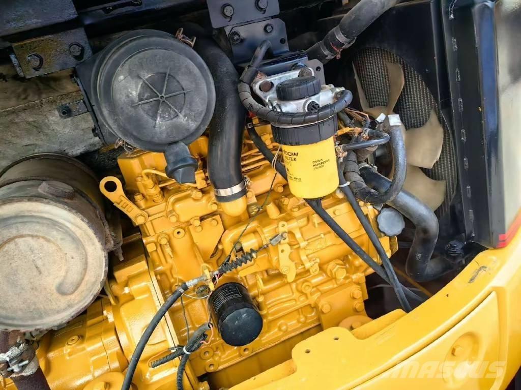 CAT 304 Mini bageri <7t