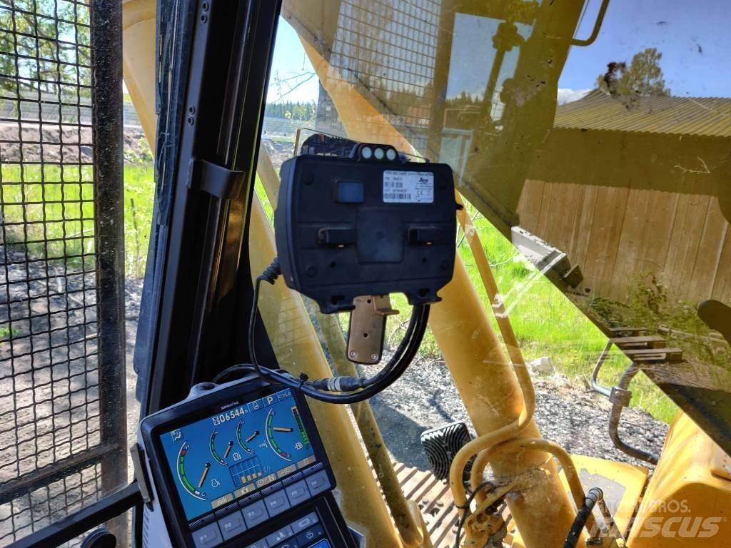 Komatsu HB215LC-1 Bageri gusjeničari