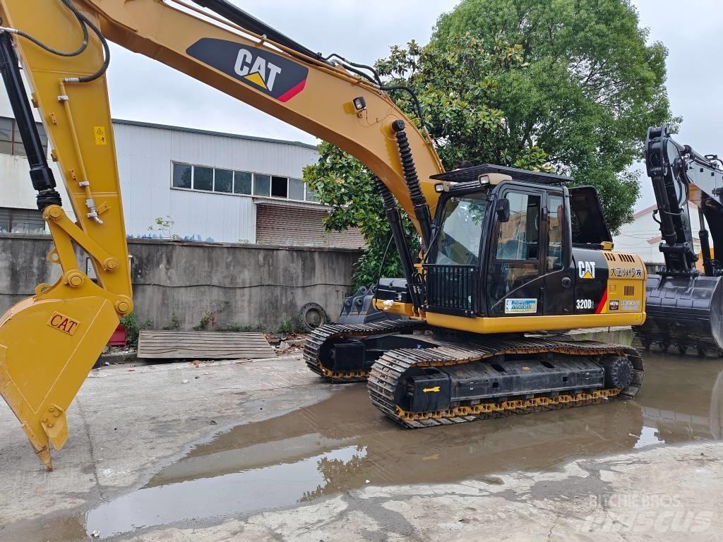 CAT 320 D2 Bageri gusjeničari