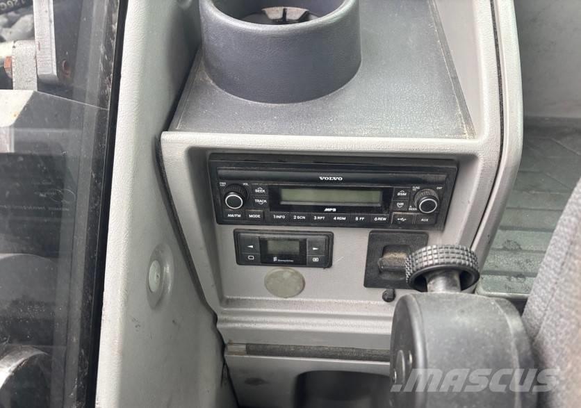 Volvo EC 300 EL Bageri gusjeničari