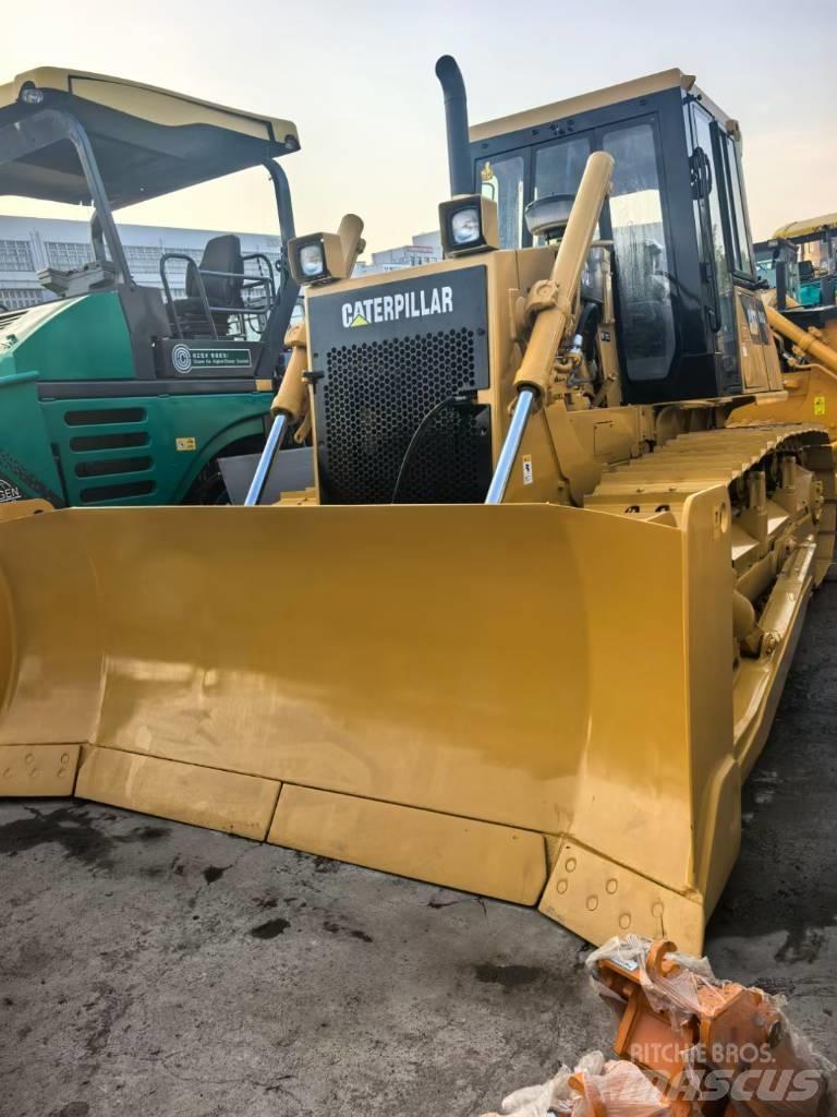 CAT D6G Buldožeri gusjeničari