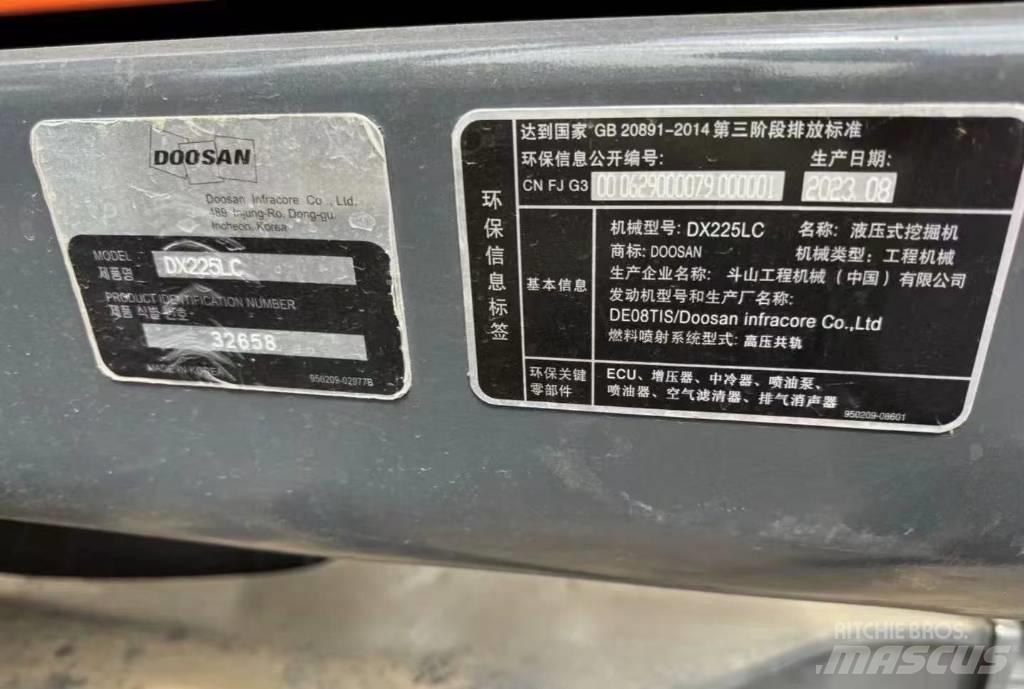 Doosan DX 225 Bageri gusjeničari