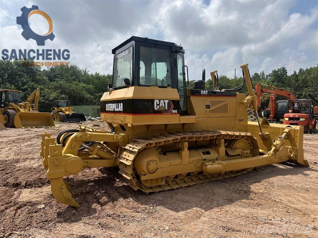 CAT D 6 G Buldožeri gusjeničari