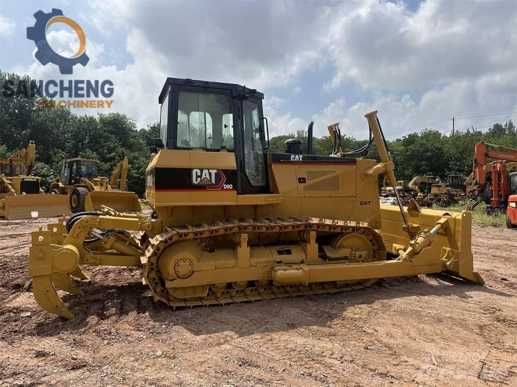 CAT D 6 G Buldožeri gusjeničari