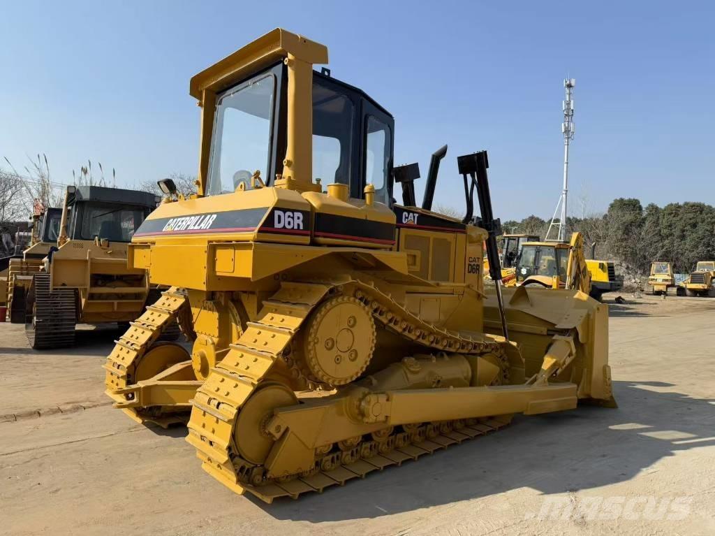 CAT D 6 R Buldožeri gusjeničari