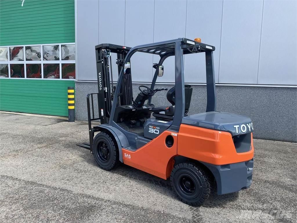 Toyota 52-8FDF30 Dizelski viličari