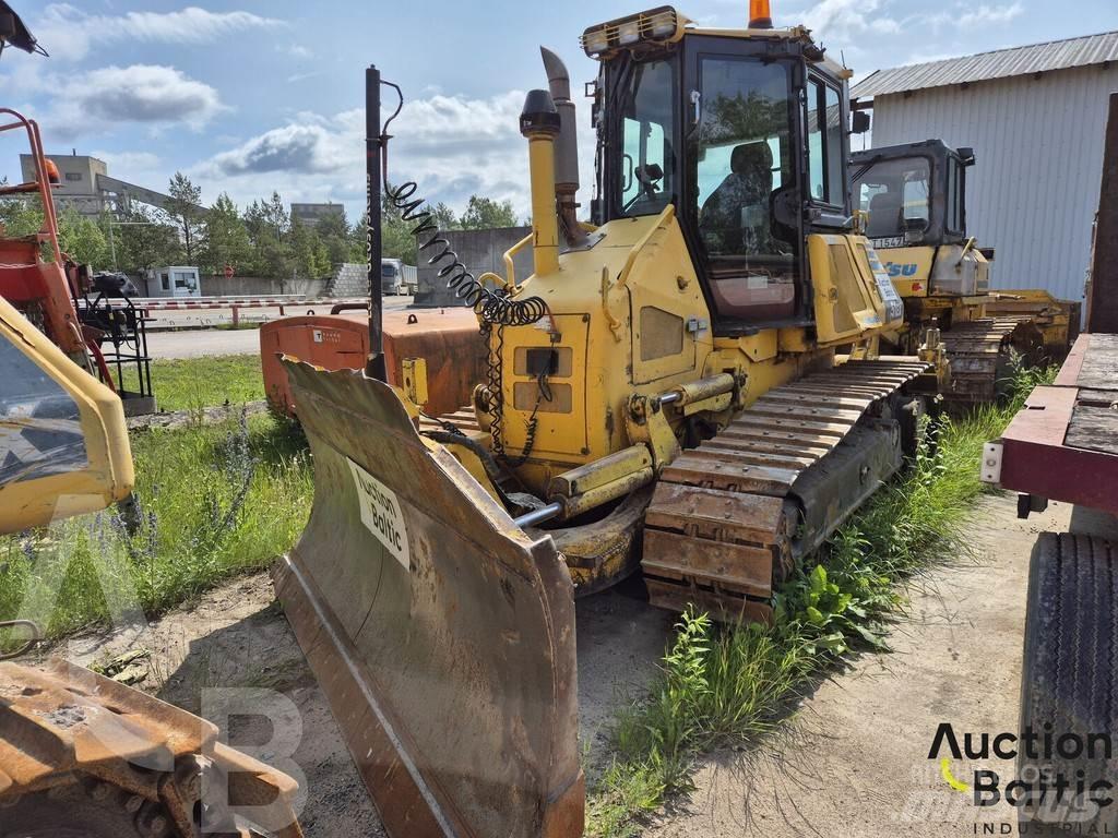 Komatsu D51EX-22 Buldožeri gusjeničari