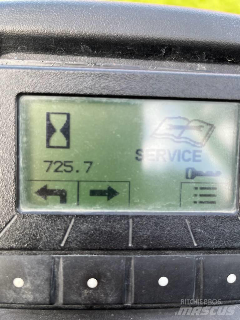John Deere 2750 E Kosilice za travu