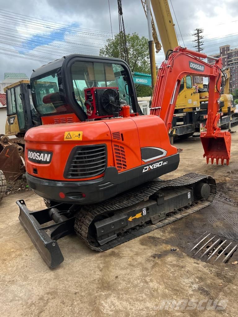 Doosan DX60 Bageri gusjeničari