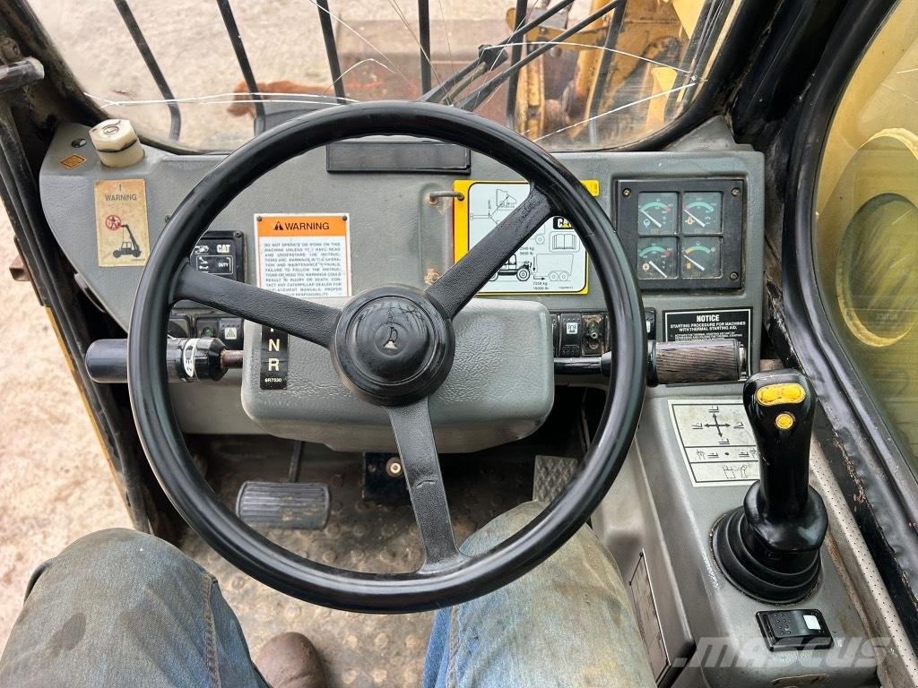 CAT TH 62 Teleskopski viličari