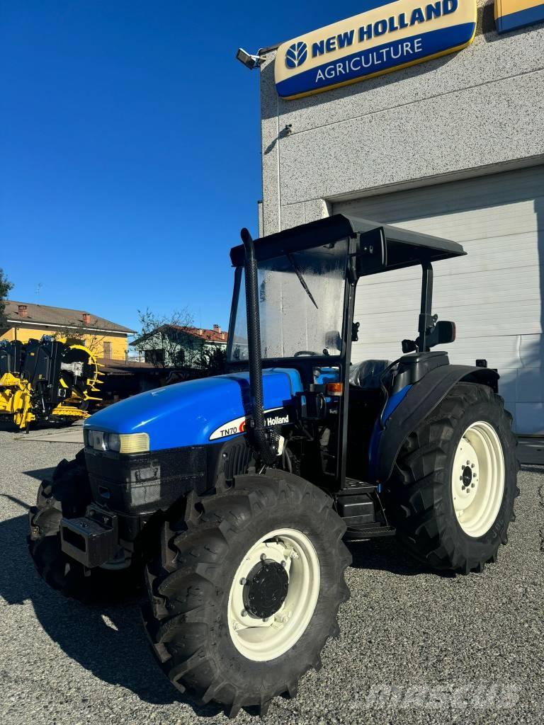 New Holland TN 70 Traktori