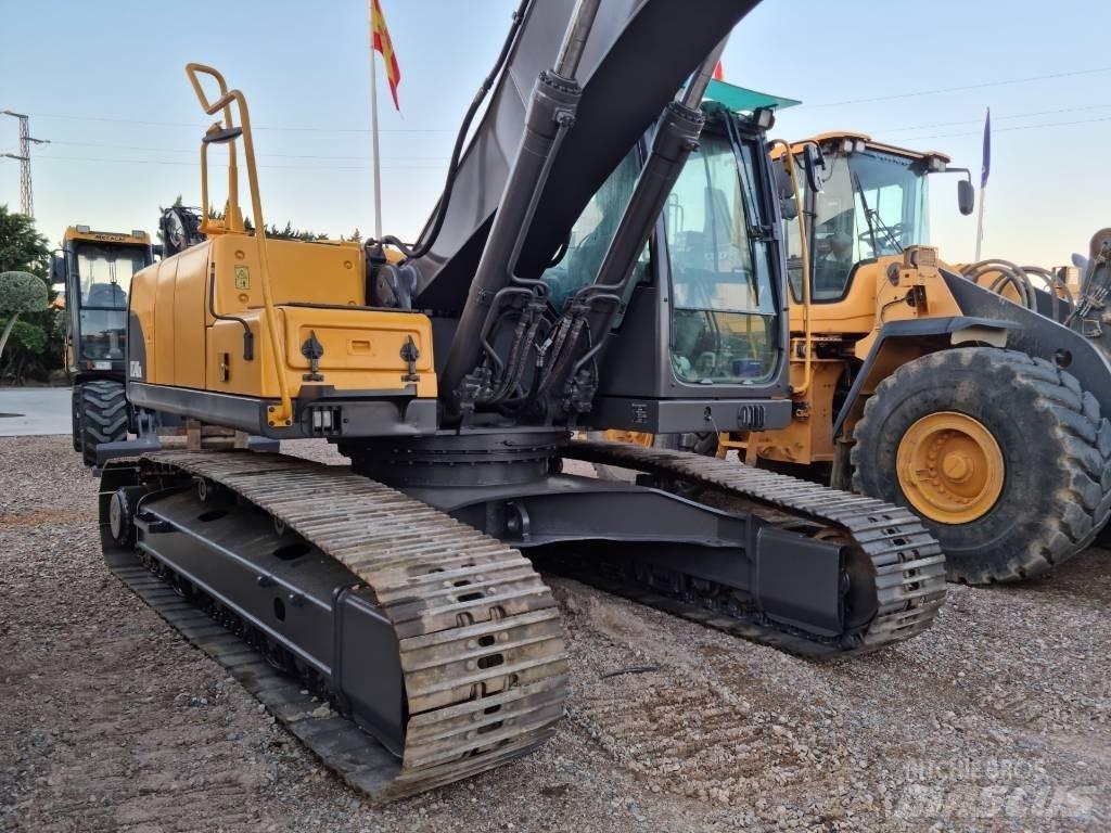 Volvo EC 240 C Bageri gusjeničari