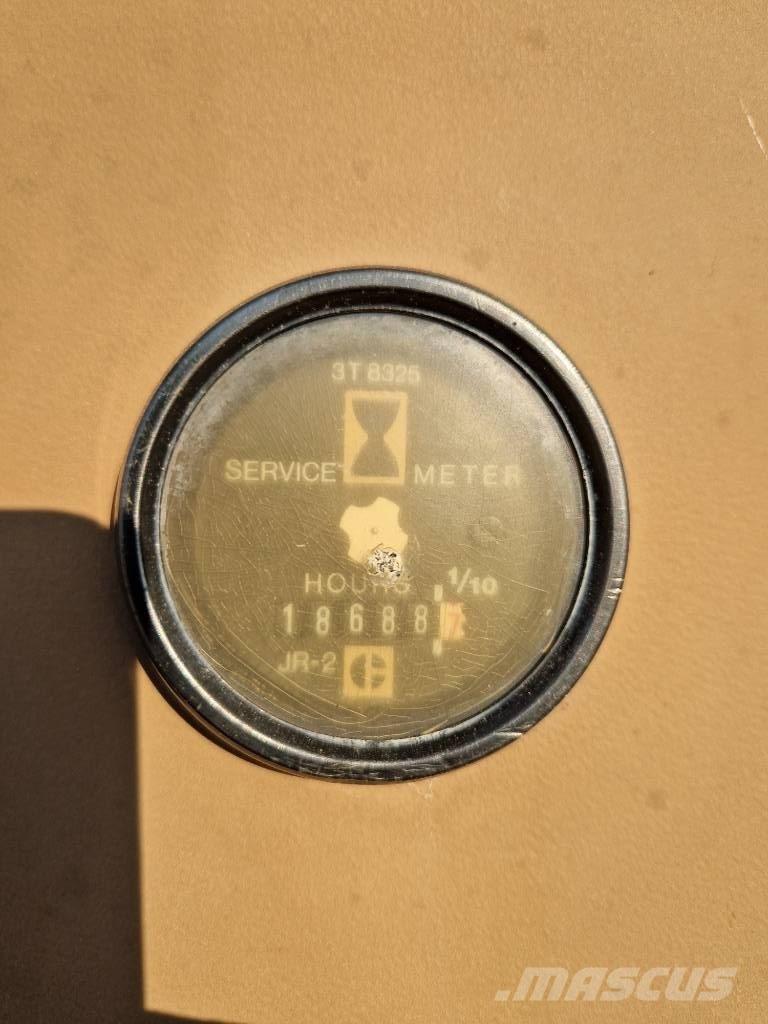 CAT 225 D LC Bageri gusjeničari