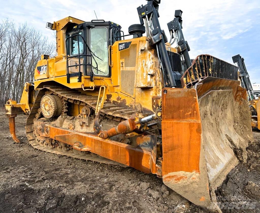 CAT D 9 T Buldožeri gusjeničari