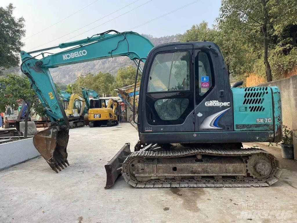 Kobelco SK 75 Bageri gusjeničari