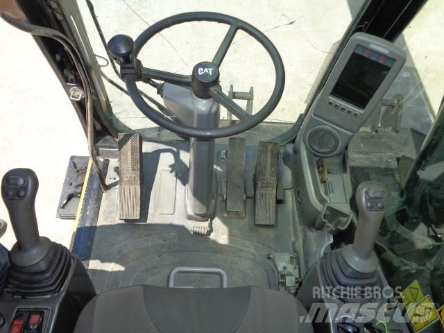CAT M 318 D Bageri na kotačima