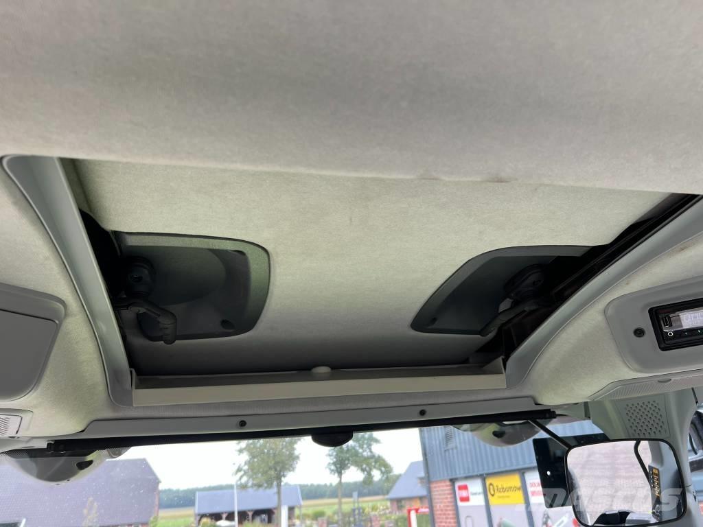 CLAAS Arion 660 Traktori