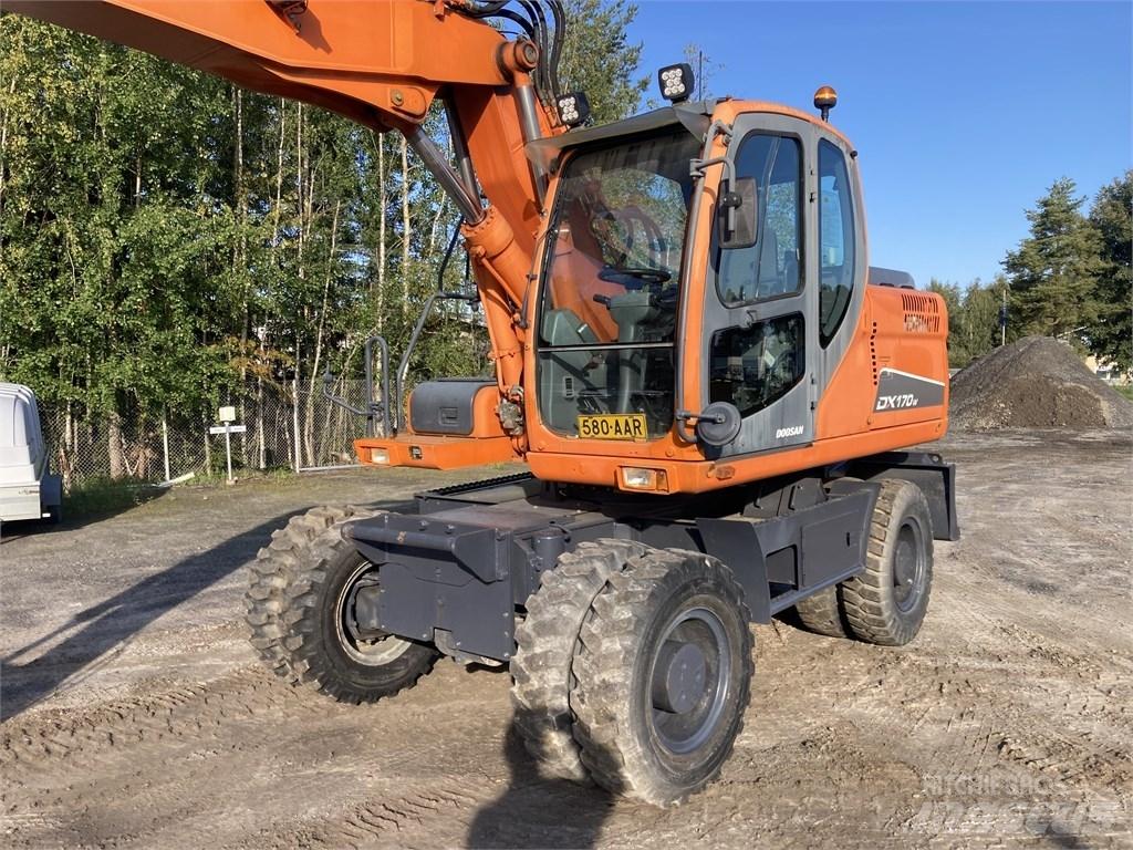 Doosan DX 170 W Bageri na kotačima