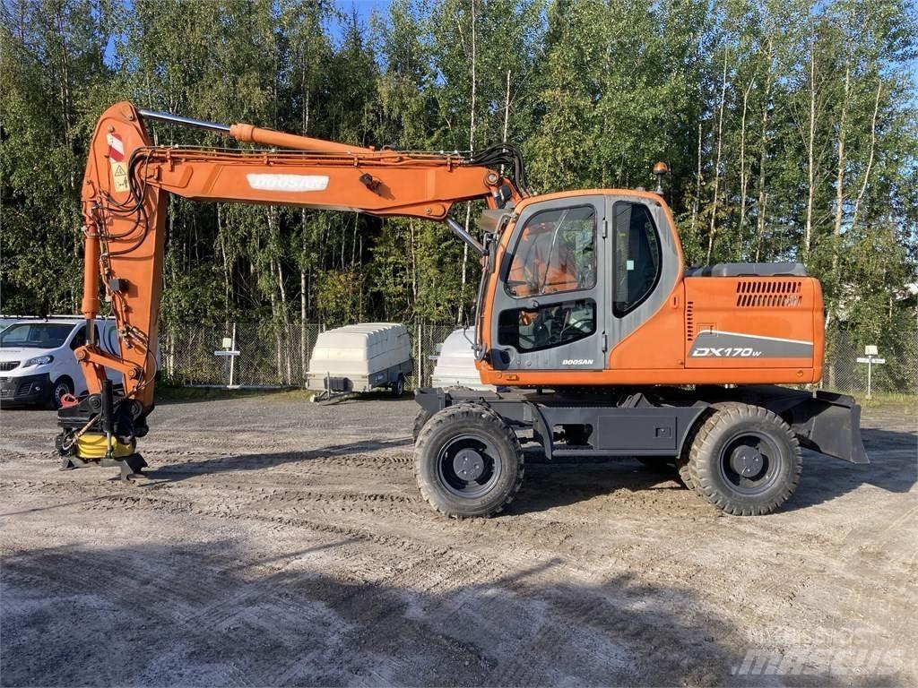 Doosan DX 170 W Bageri na kotačima