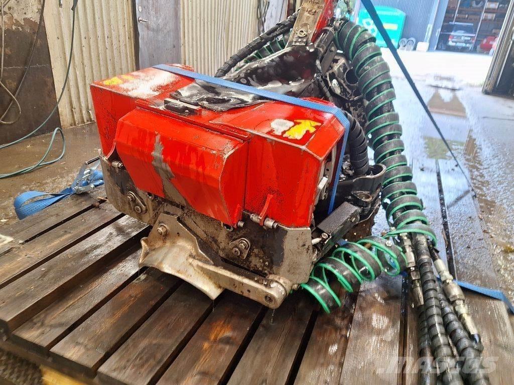 Komatsu S82 Glave za kombajne