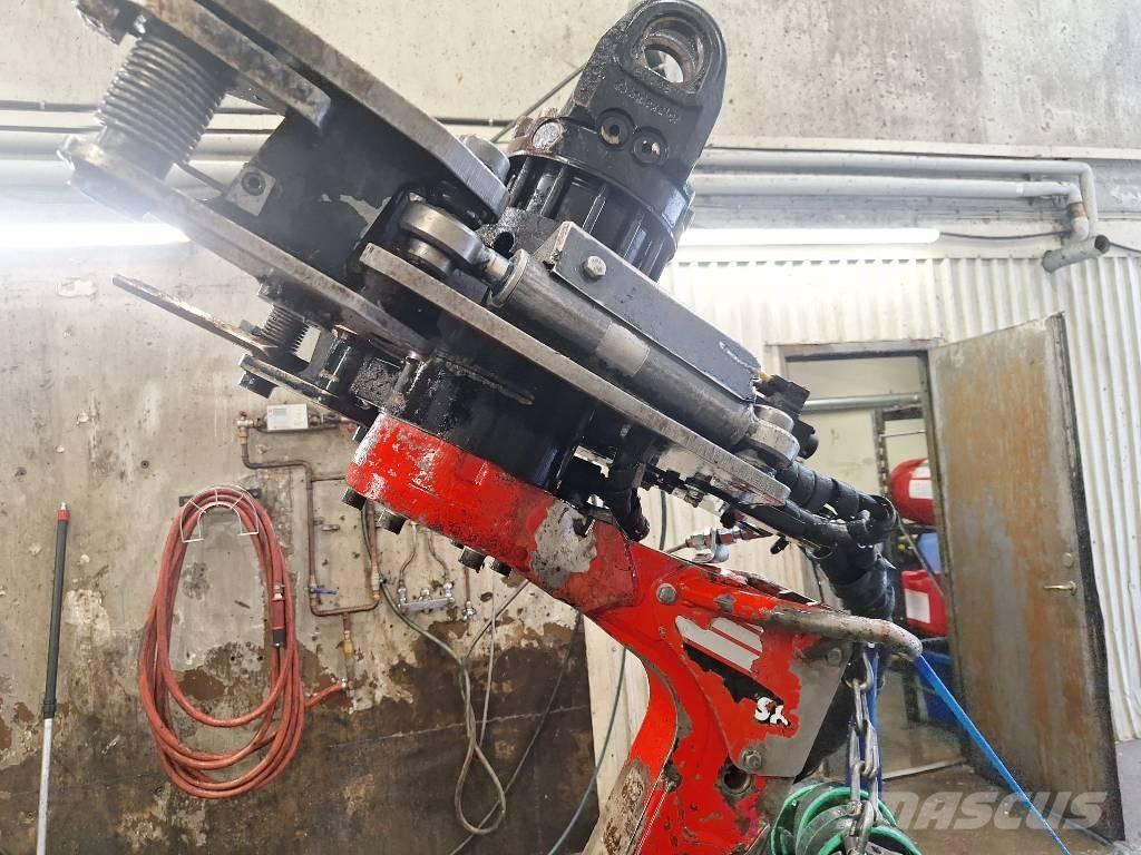 Komatsu S82 Glave za kombajne
