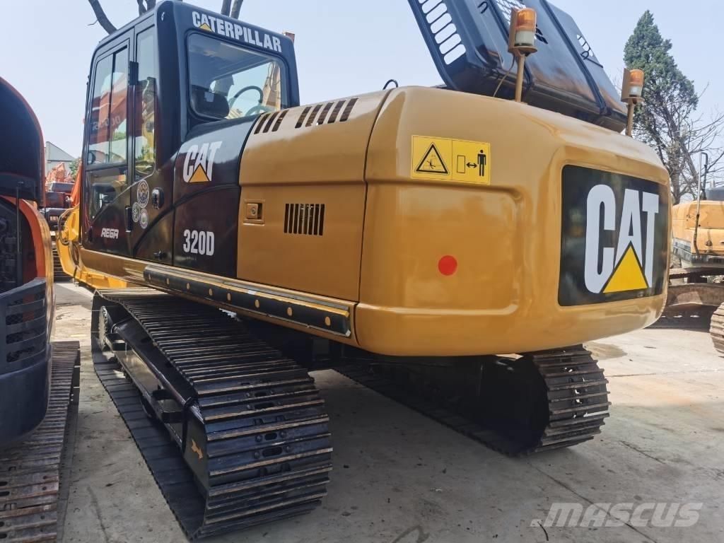CAT 320 D2 Bageri gusjeničari