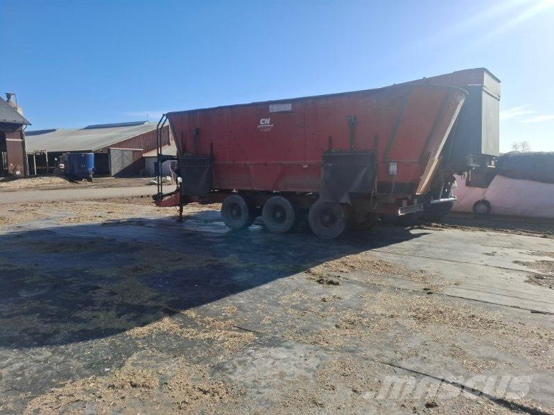 JF FEEDER VM 38 Hranilice za stoku