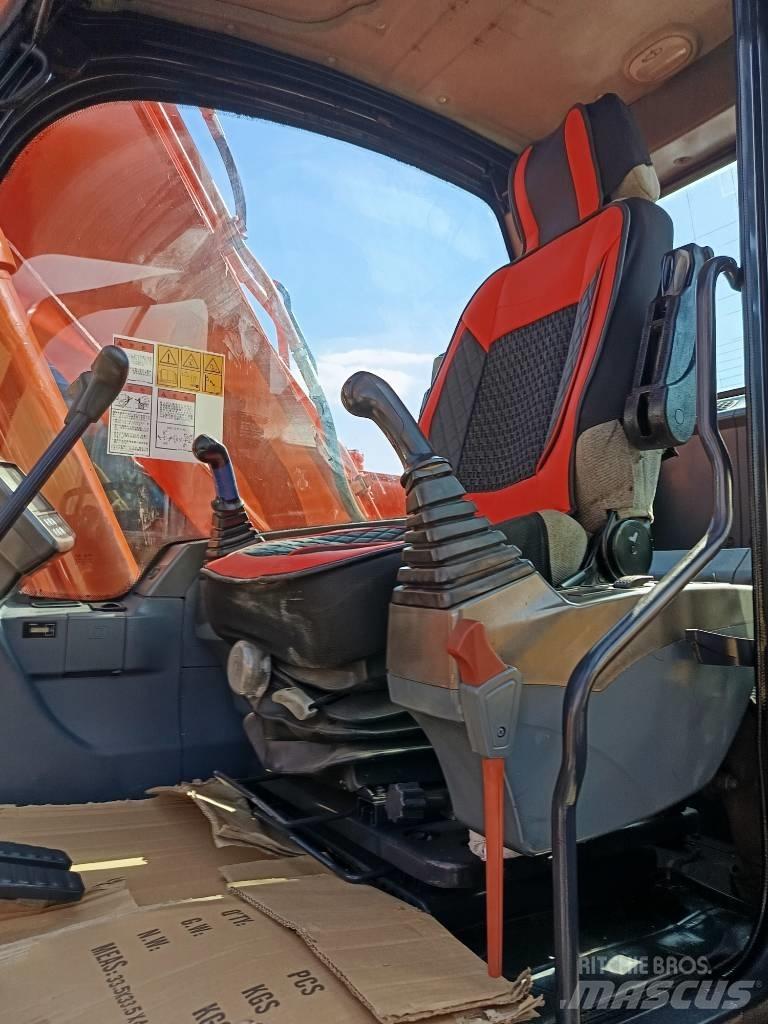 Doosan DX150 LC Bageri gusjeničari