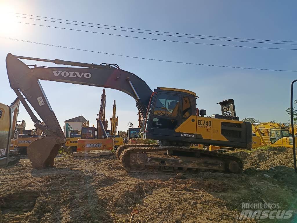 Volvo EC 240 Bageri gusjeničari