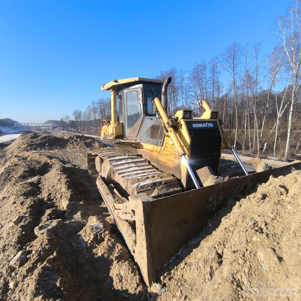 Komatsu D 65 PX-15 Buldožeri gusjeničari