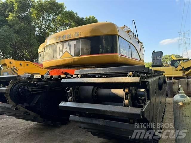 CAT 320 C Amfibijski bageri