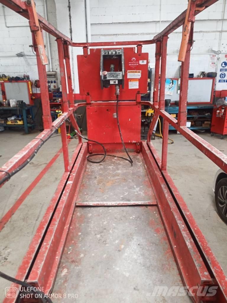 JLG 2030 ES Škaraste platforme