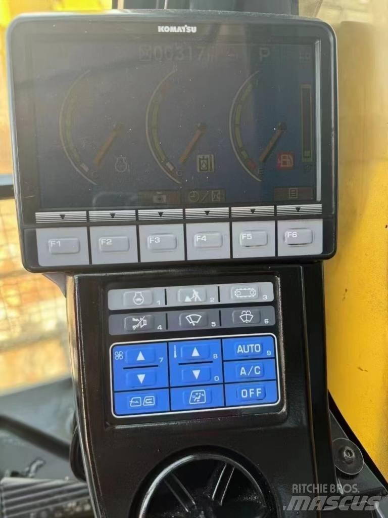 Komatsu 450LC-8 Bageri gusjeničari